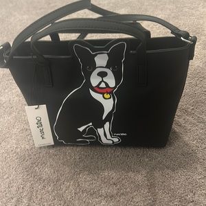 a medium size purse